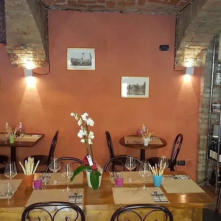 Alojamento de Acomodação e Pequeno-almoço Easy Cosi Affittacamere Barolo