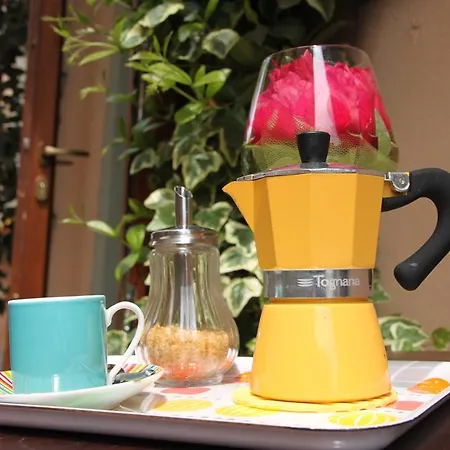 Easy Cosi Affittacamere Alojamento de Acomodação e Pequeno-almoço Barolo